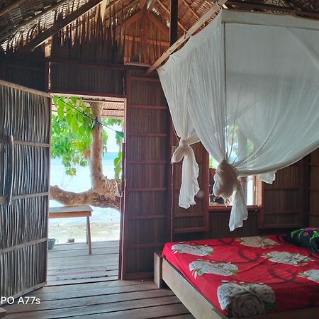 Mambetron Homestay Raja Ampat Pulau Mansuar Exterior foto