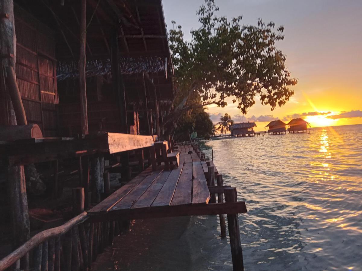 Mambetron Homestay Raja Ampat Pulau Mansuar Exterior foto