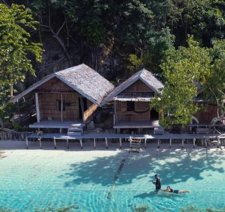 Mambetron Homestay Raja Ampat Pulau Mansuar Exterior foto