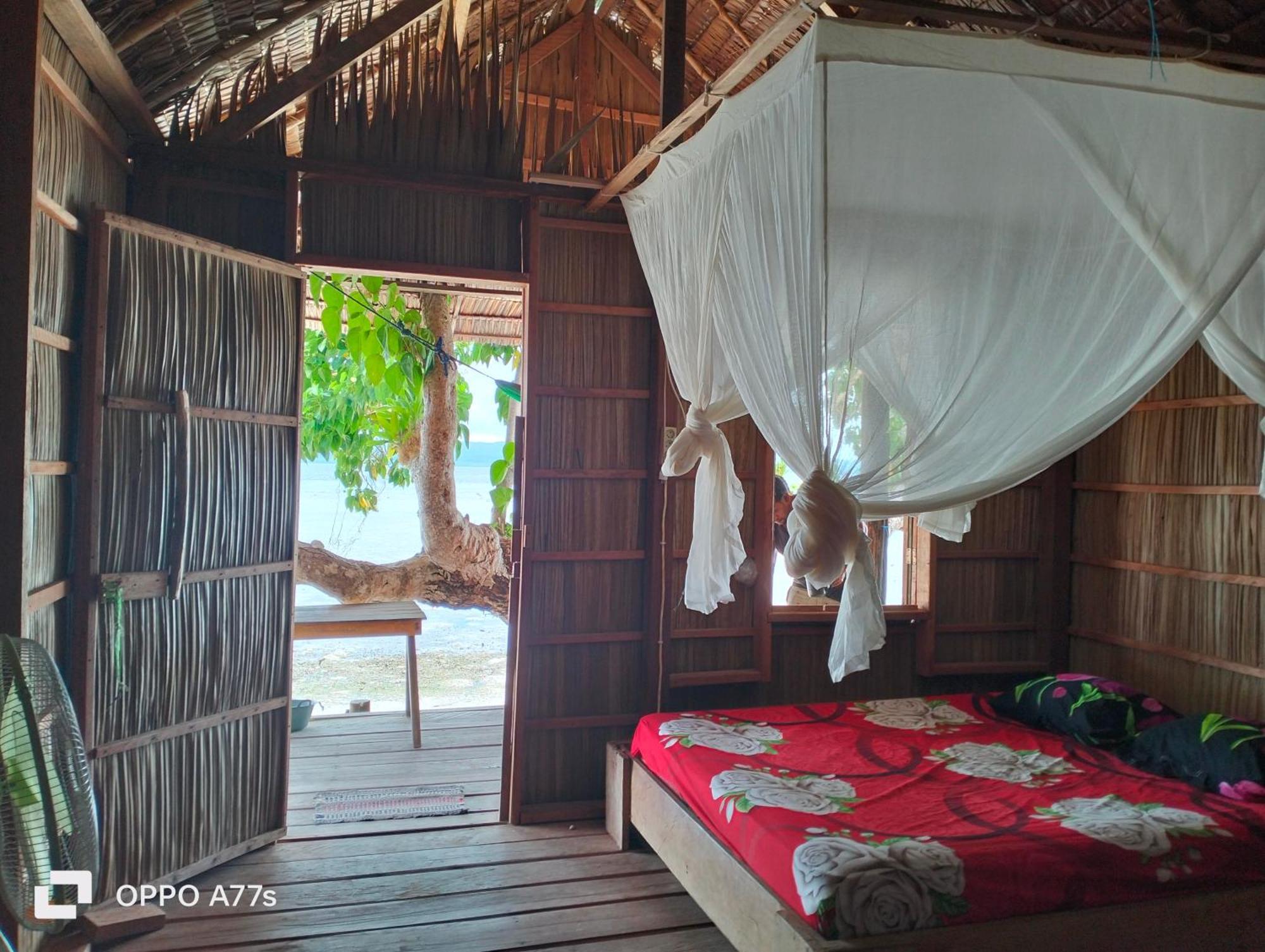 Mambetron Homestay Raja Ampat Pulau Mansuar Quarto foto