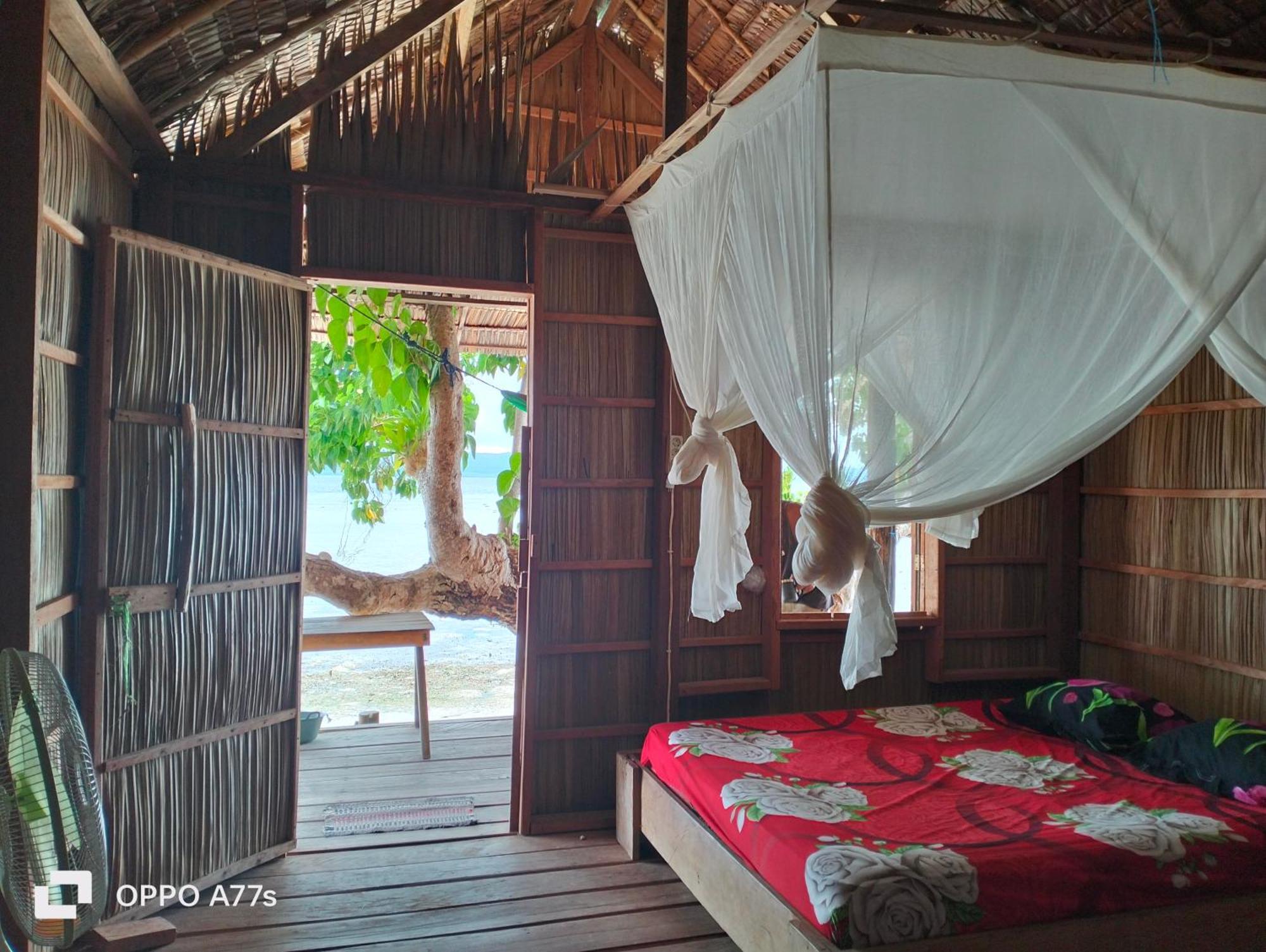 Mambetron Homestay Raja Ampat Pulau Mansuar Exterior foto