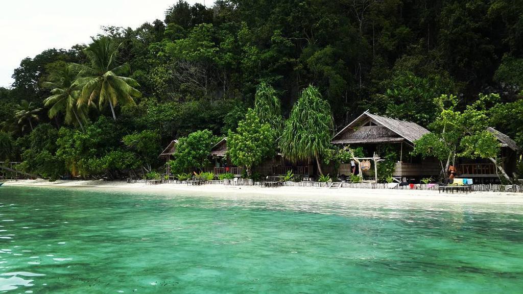 Mambetron Homestay Raja Ampat Pulau Mansuar Exterior foto