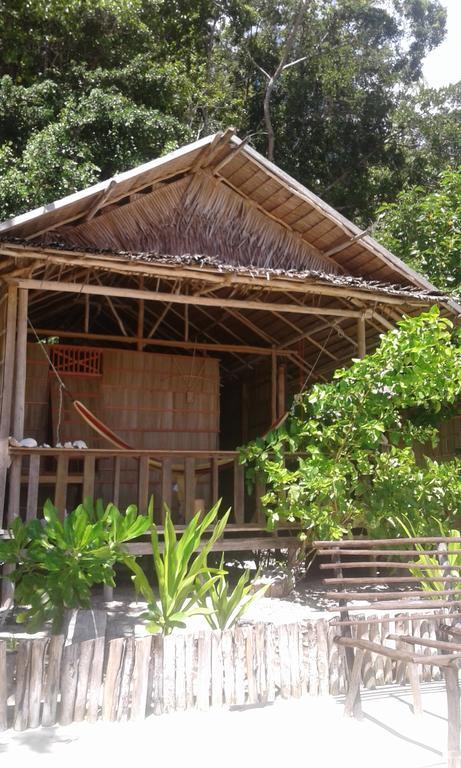 Mambetron Homestay Raja Ampat Pulau Mansuar Exterior foto