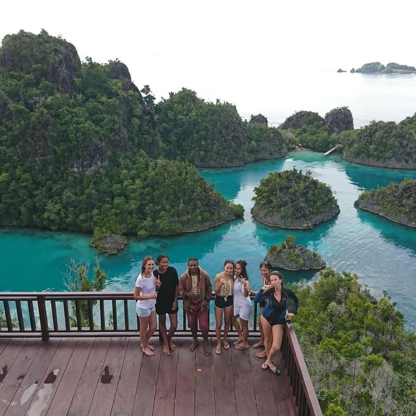 Mambetron Homestay Raja Ampat Pulau Mansuar Exterior foto