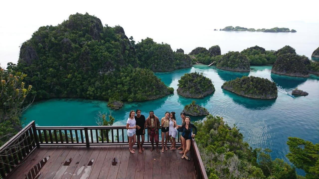 Mambetron Homestay Raja Ampat Pulau Mansuar Exterior foto